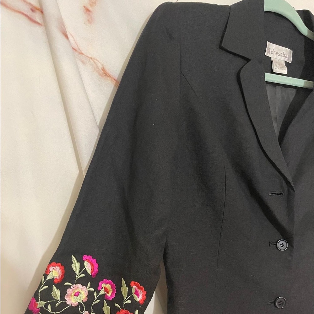 Floral Embroidered Blazer